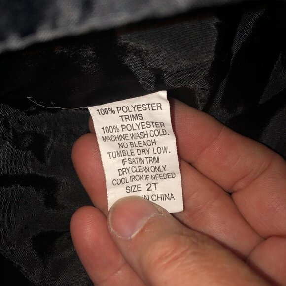 5 for $10 Boy's vest Size 2T - Picture 3 of 3